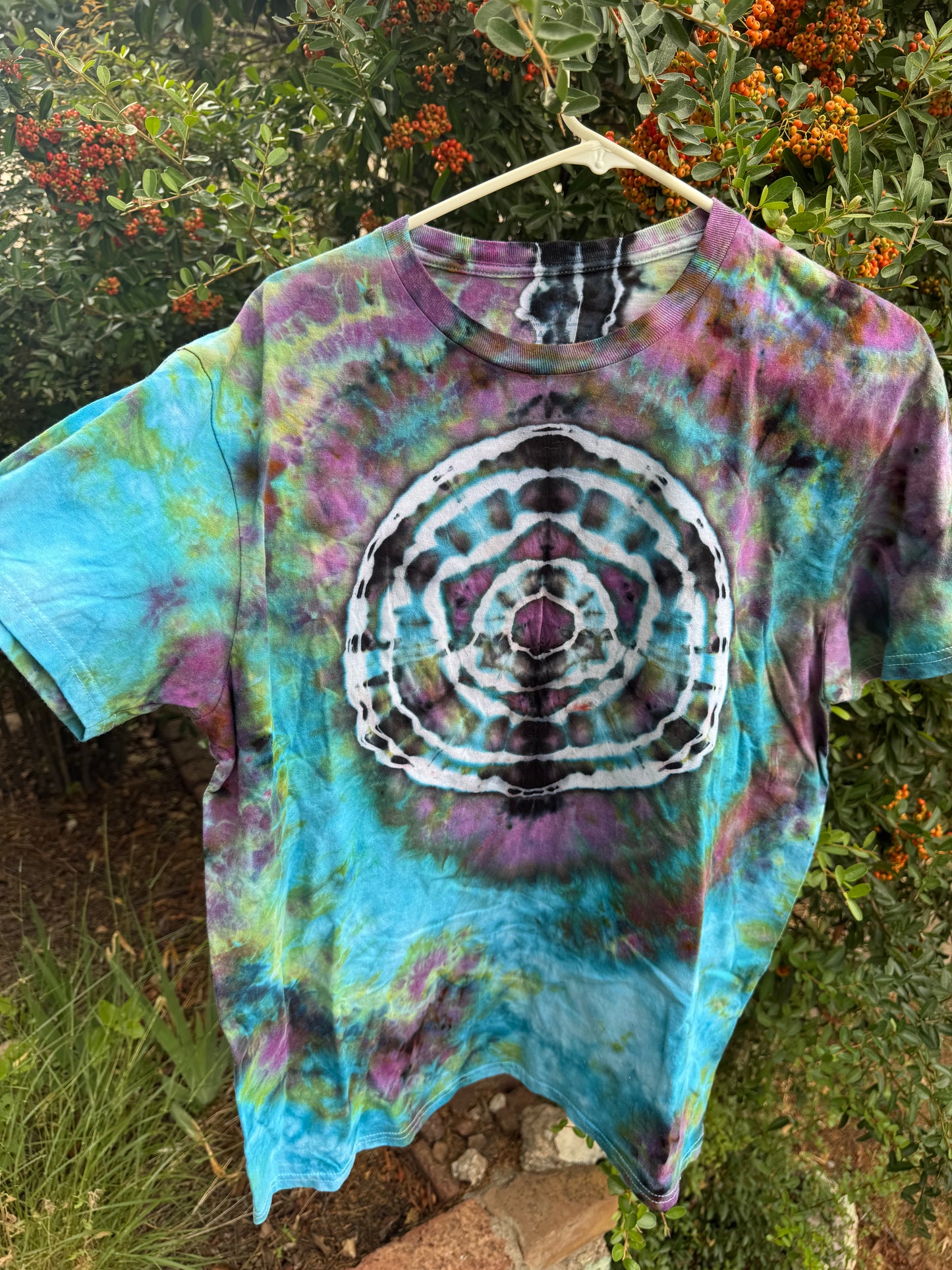 Circle Design Tee Unisex Large